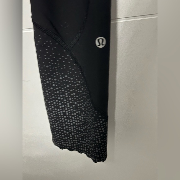 ⭐️Like New⭐️ Lululemon: Women’s Crops- Size 10 - Picture 3 of 11